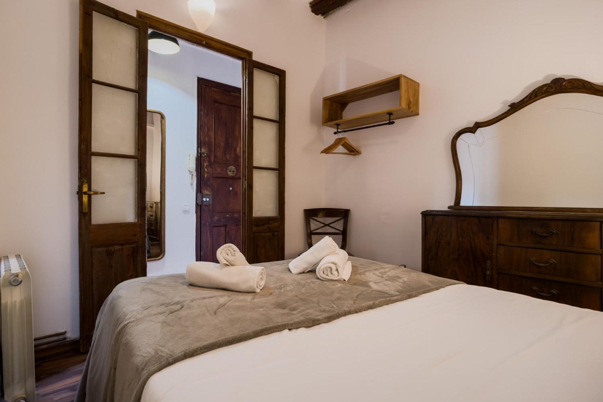 Magalhaes - Trad Flat In Poble Sec, Near Ramblas บาร์เซโลนา ภายนอก รูปภาพ