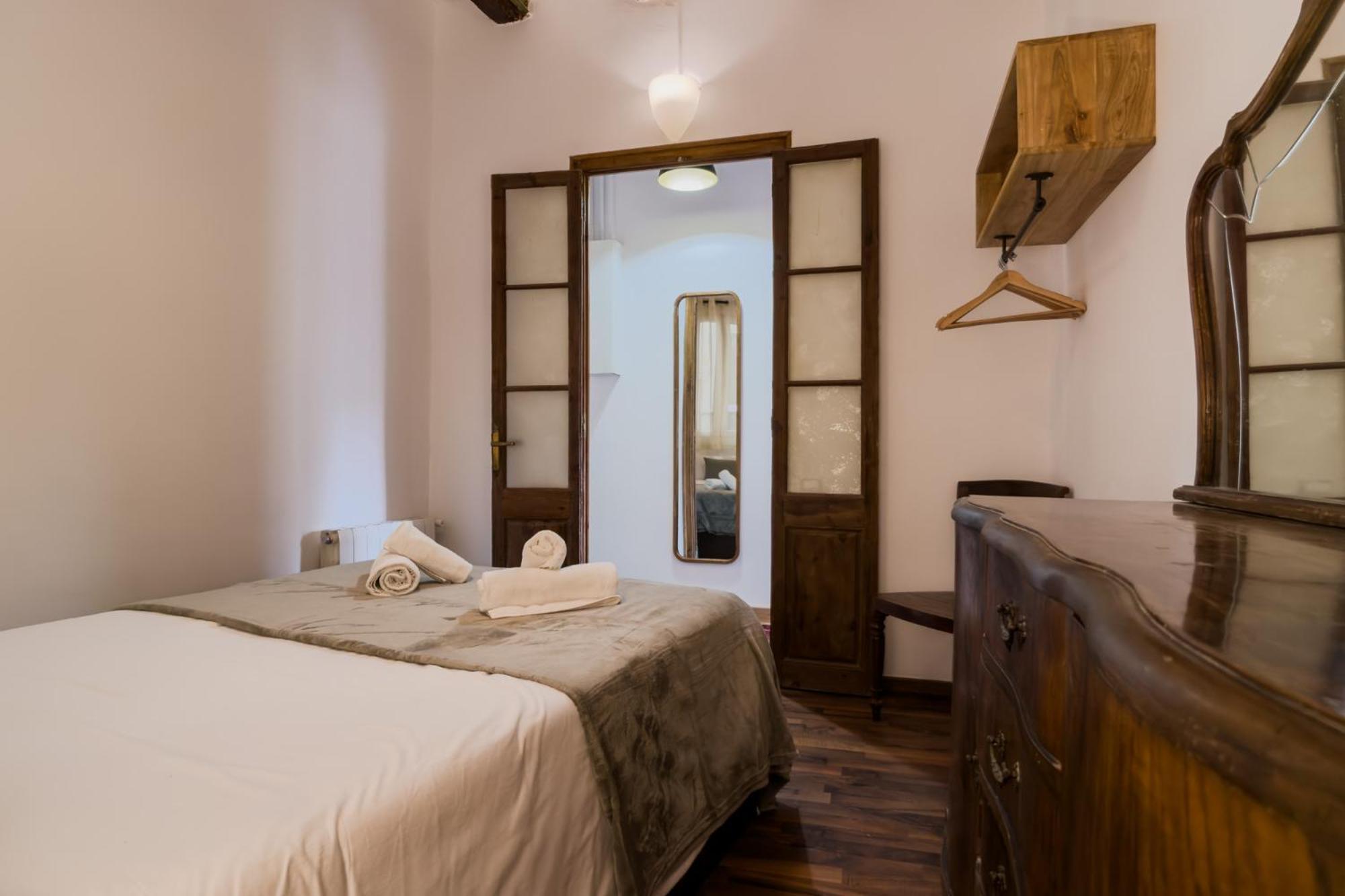 Magalhaes - Trad Flat In Poble Sec, Near Ramblas บาร์เซโลนา ภายนอก รูปภาพ